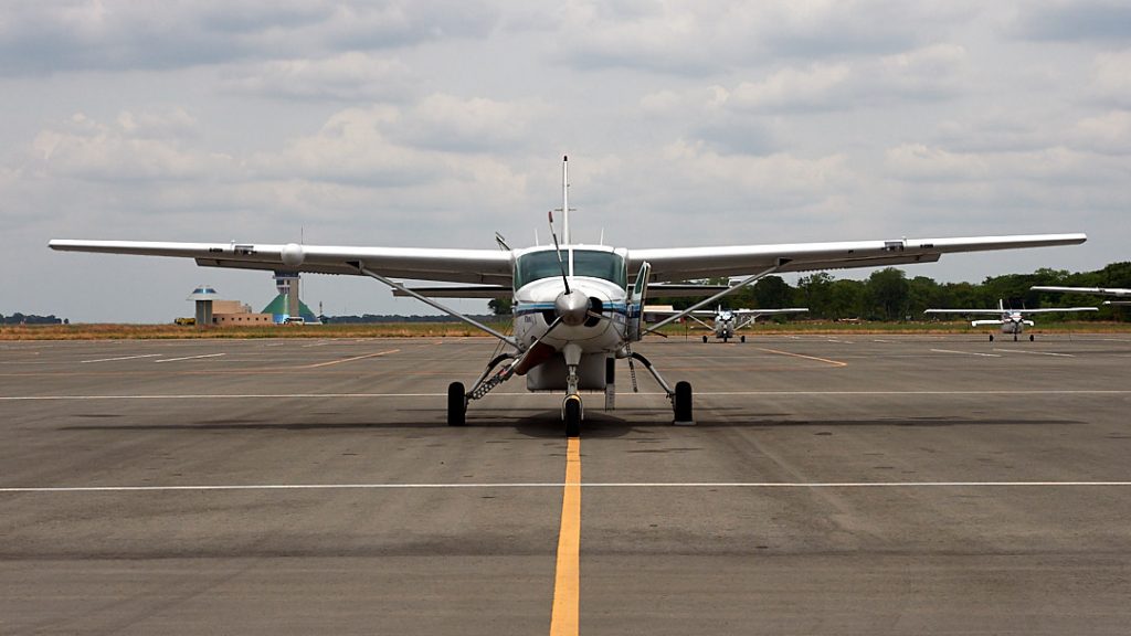 Airplane to fly into the bush Cessna C208