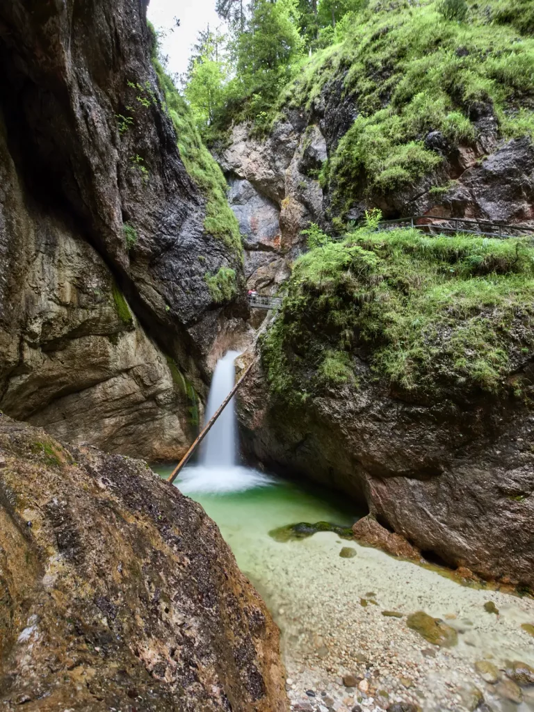 Wasserfall in der Almbachklam in der Nähe von Berchtesgaden
